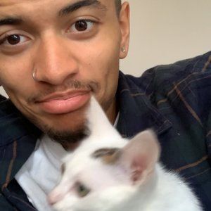 Meet your Posher, Devin